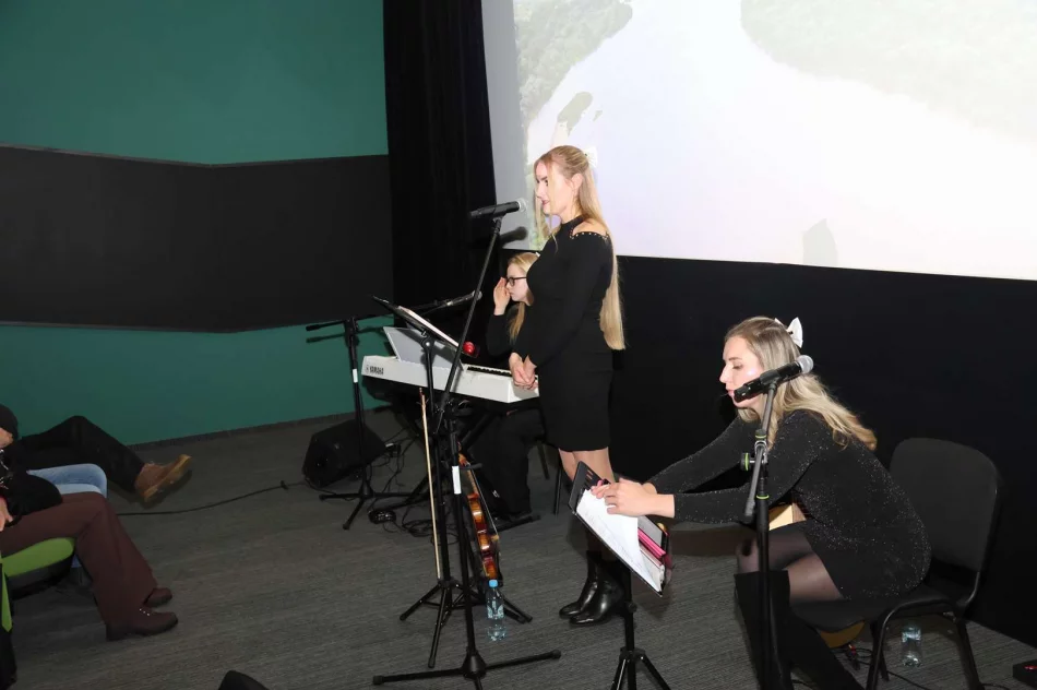 Koncert zespołu „Cztery Strony Dźwięku” w Limanowskim Domu Kultury  - zdjęcie 20