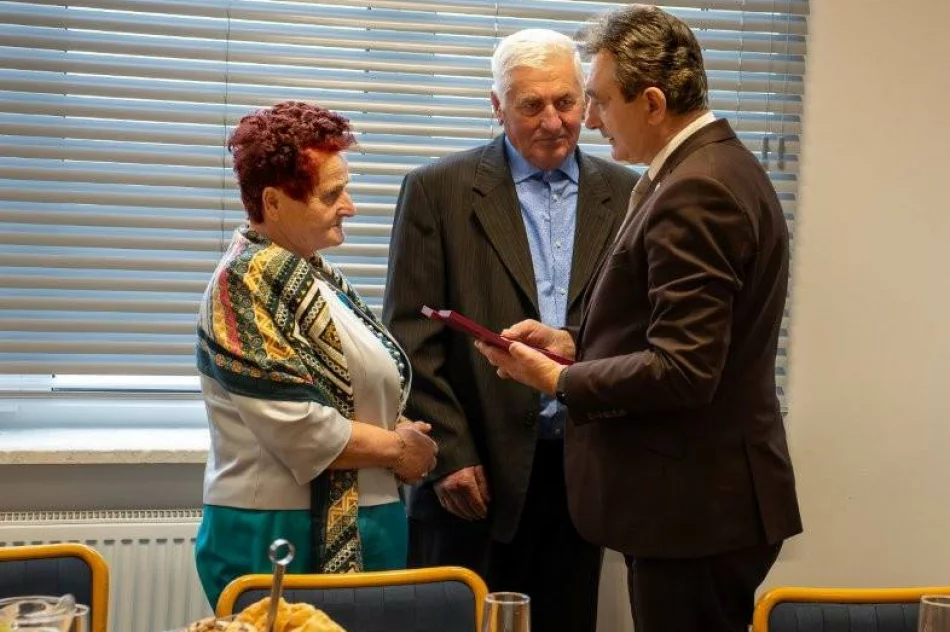 Uhonorowano pary z 50-letnim stażem małżeńskim - zdjęcie 16