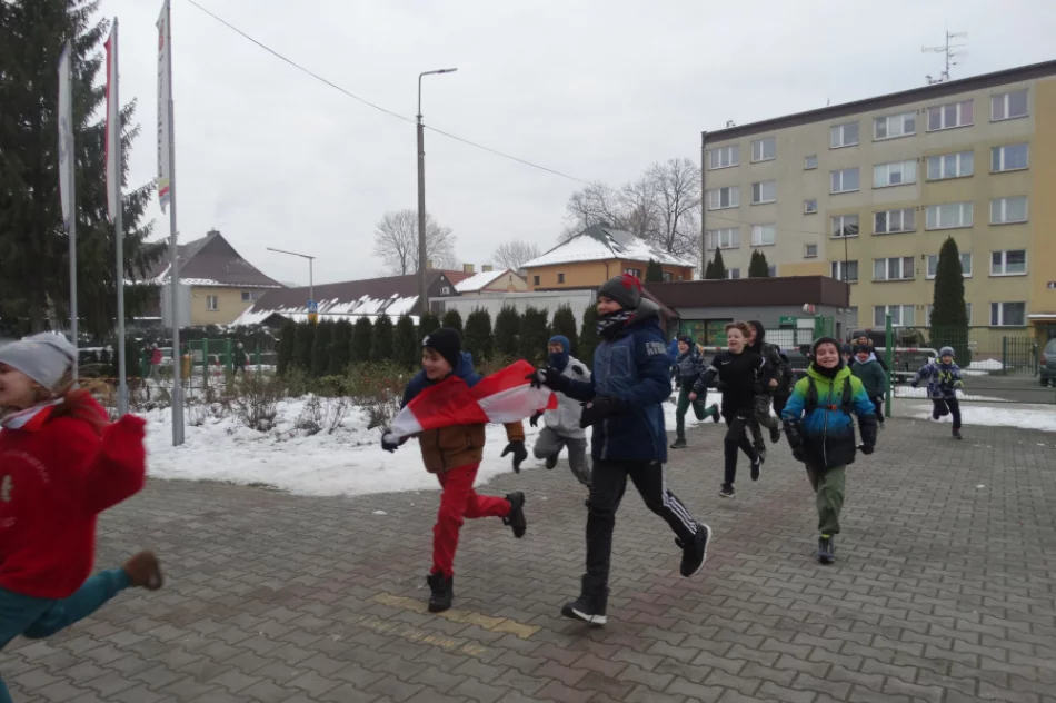 Finał projektu, który rozgrzał zimowy poranek w ZSP Nr 4 – „Święto Wolności i Wspólnoty” - zdjęcie 3