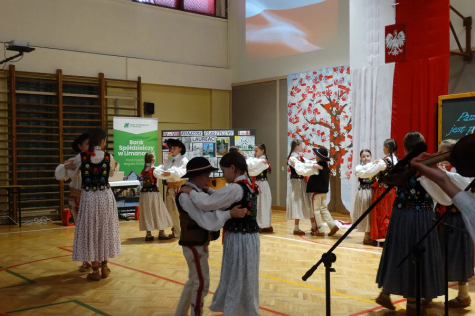 Finał projektu, który rozgrzał zimowy poranek w ZSP Nr 4 – „Święto Wolności i Wspólnoty” - zdjęcie 6