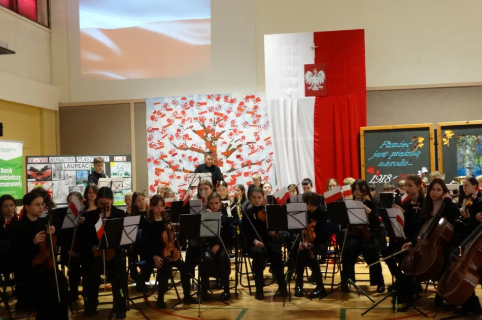 Finał projektu, który rozgrzał zimowy poranek w ZSP Nr 4 – „Święto Wolności i Wspólnoty” - zdjęcie 10