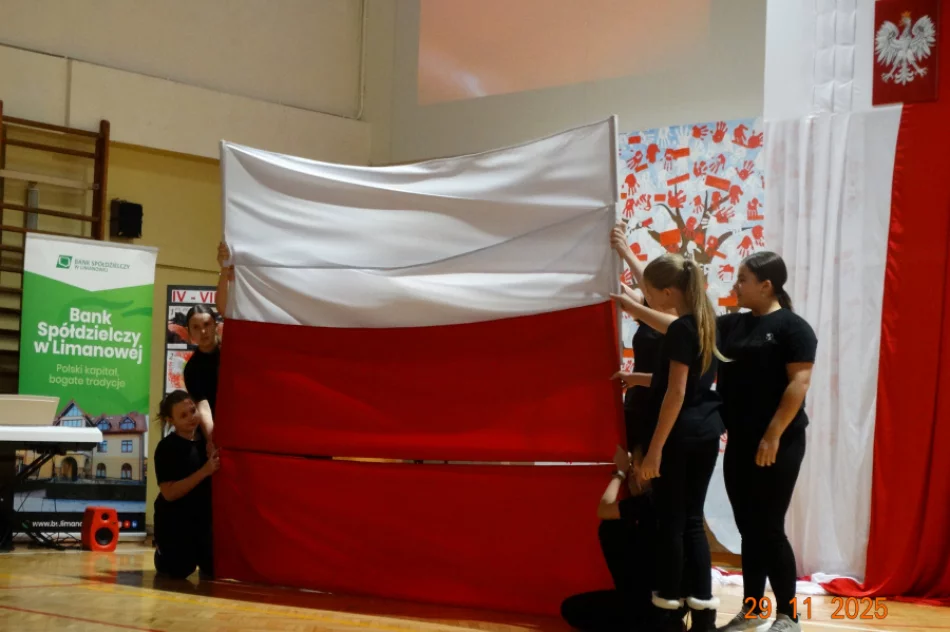 Finał projektu, który rozgrzał zimowy poranek w ZSP Nr 4 – „Święto Wolności i Wspólnoty” - zdjęcie 20