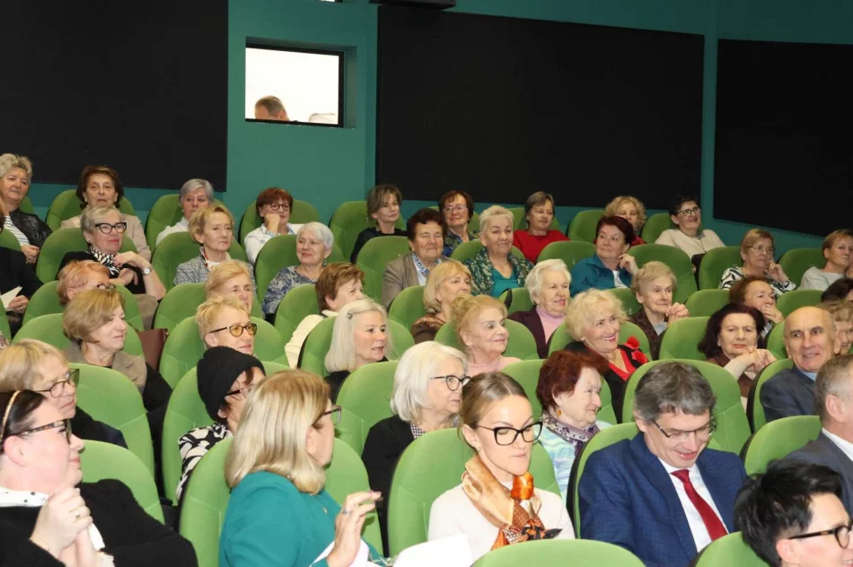 Limanowski Uniwersytet Trzeciego Wieku świętował 15-lecie - zdjęcie 13