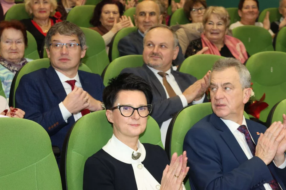 Limanowski Uniwersytet Trzeciego Wieku świętował 15-lecie - zdjęcie 15