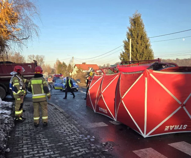 Śmiertelny wypadek na DW965 - droga Limanowa- Bochnia zablokowana - zdjęcie główne