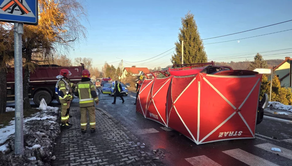 Śmiertelny wypadek na DW965 - droga Limanowa- Bochnia zablokowana - zdjęcie 1