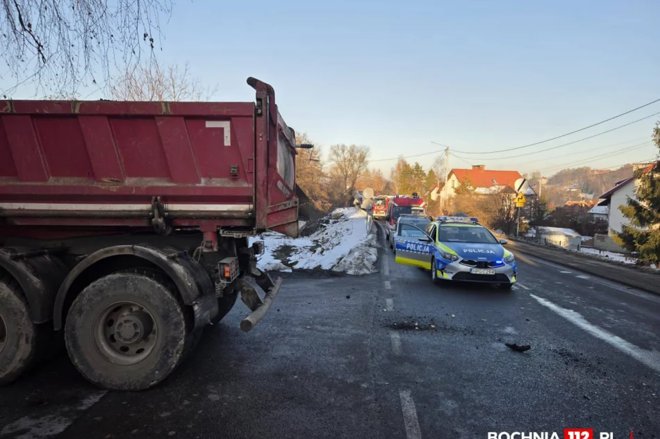 Śmiertelny wypadek na DW965 - droga Limanowa- Bochnia zablokowana - zdjęcie 3