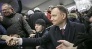 Andrzej Duda wśród uczniów i mieszkańców (nowe zdjęcia i wideo) - zdjęcie 2