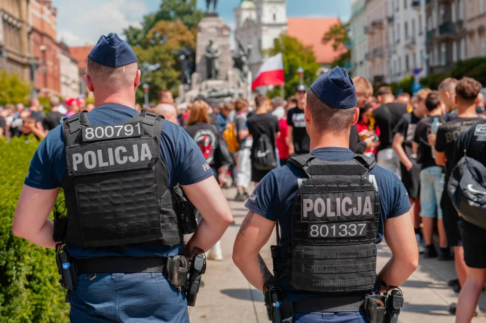 Mundur kusi coraz więcej osób - zdjęcie 4