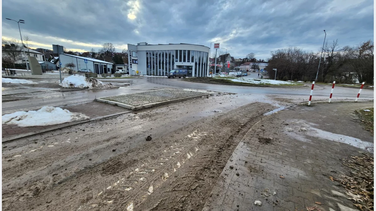 Miasto tonie w błocie (ZDJĘCIA)