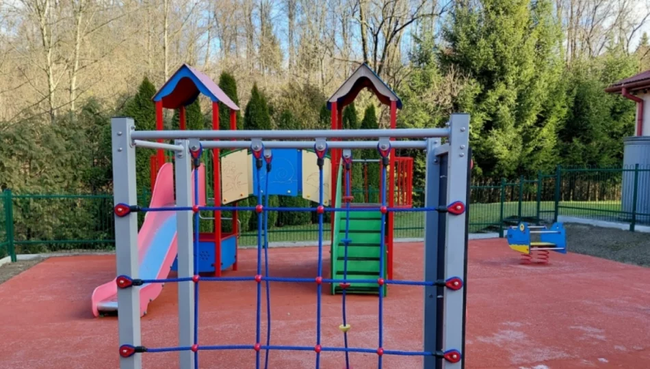Plac zabaw po modernizacji - zdjęcie 1
