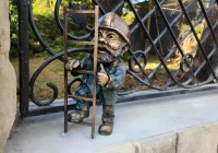 Wieczorny spacer z lampami naftowymi otworzy Limanowski Szlak Nafty - zdjęcie główne
