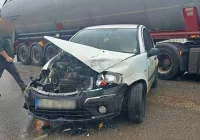 Zderzenie osobówki z cysterną na DK28 - zdjęcie główne
