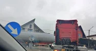 Zderzenie osobówki z cysterną na DK28 - zdjęcie 2