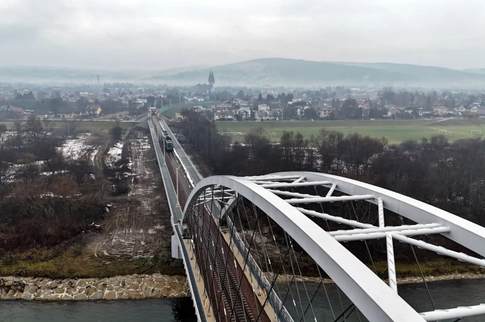 Lokomotywy testują nowy most kolejowy - zdjęcie 2