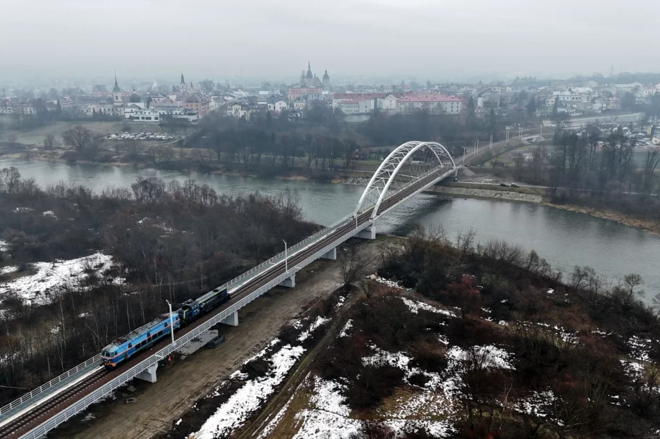 Lokomotywy testują nowy most kolejowy - zdjęcie 6