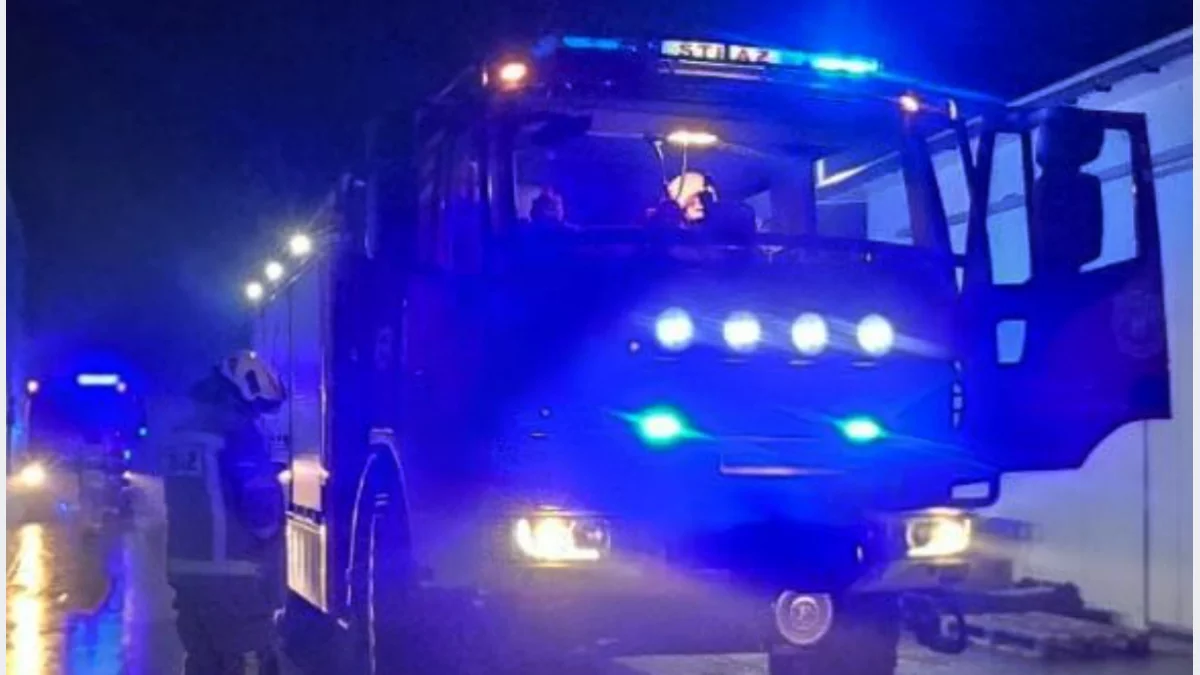 Wypadek przy pracy w Limanowej. 26-latek trafił do szpitala/fot.: OSP Łososina Górna