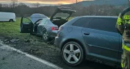 Zderzenie trzech pojazdów na drodze powiatowej - zdjęcie 2