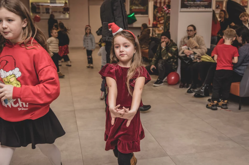 Koncert, konkurs i spotkanie ze św. Mikołajem (ZDJĘCIA) - zdjęcie 8