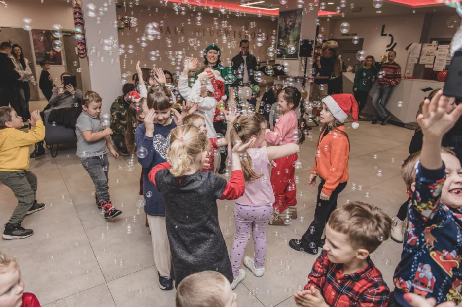 Koncert, konkurs i spotkanie ze św. Mikołajem (ZDJĘCIA) - zdjęcie 9