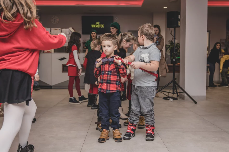 Koncert, konkurs i spotkanie ze św. Mikołajem (ZDJĘCIA) - zdjęcie 12