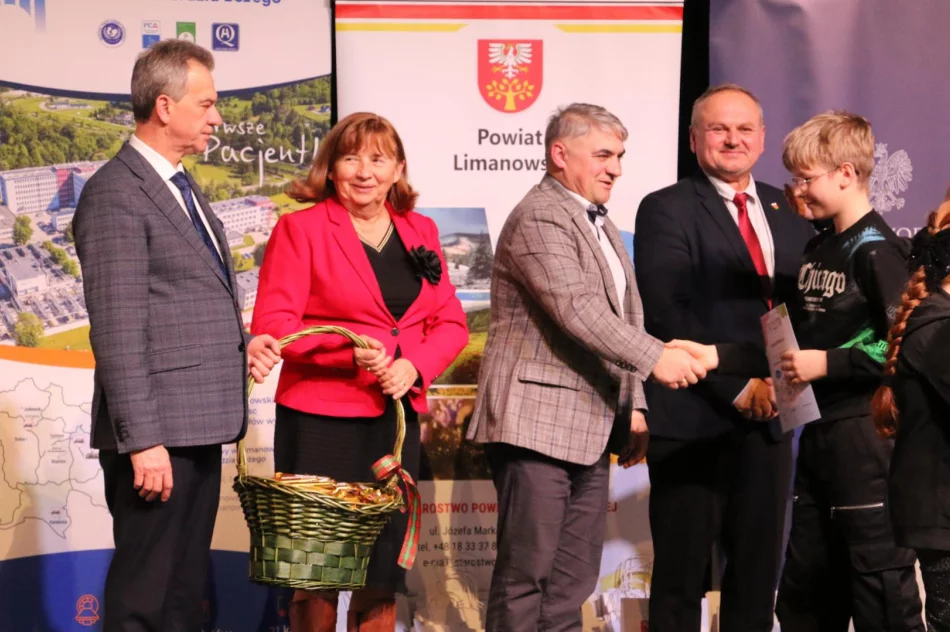 Promocja książki „Limanowskie ma lica Pani Mogielica” w Limanowskim Domu Kultury - zdjęcie 13