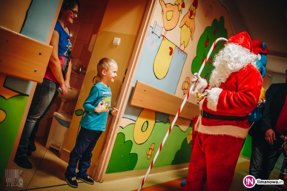 Święty Mikołaj u małych pacjentów w limanowskim szpitalu (2017) - zdjęcie 2