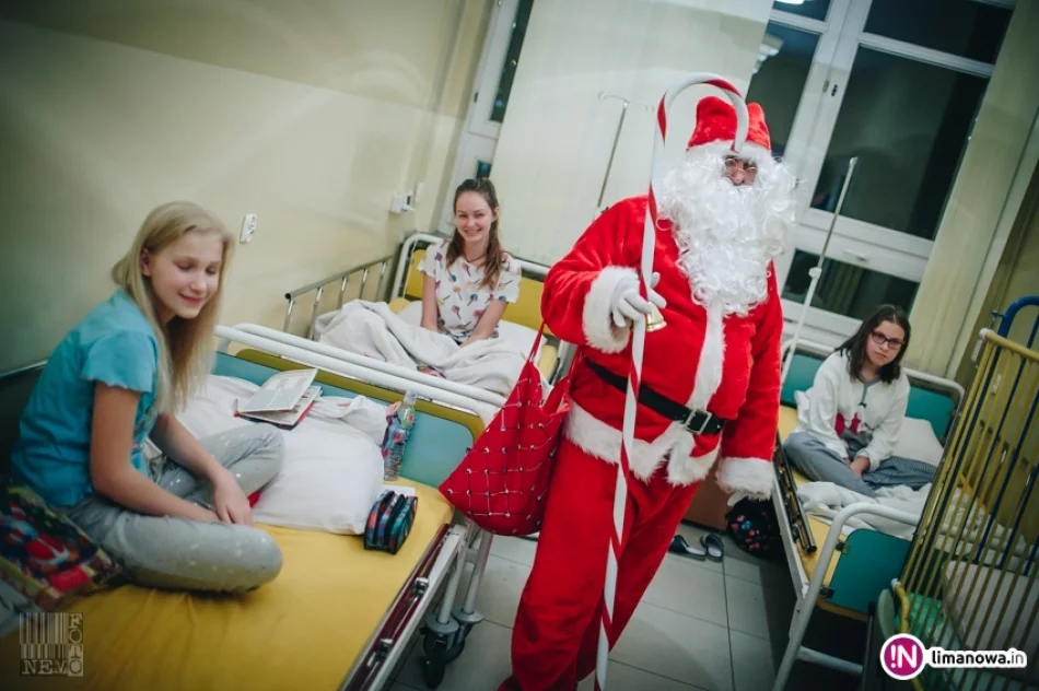 Święty Mikołaj u małych pacjentów w limanowskim szpitalu (2017) - zdjęcie 4
