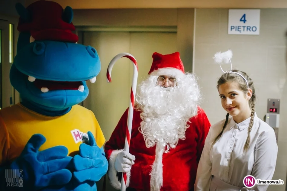 Święty Mikołaj u małych pacjentów w limanowskim szpitalu (2017) - zdjęcie 6