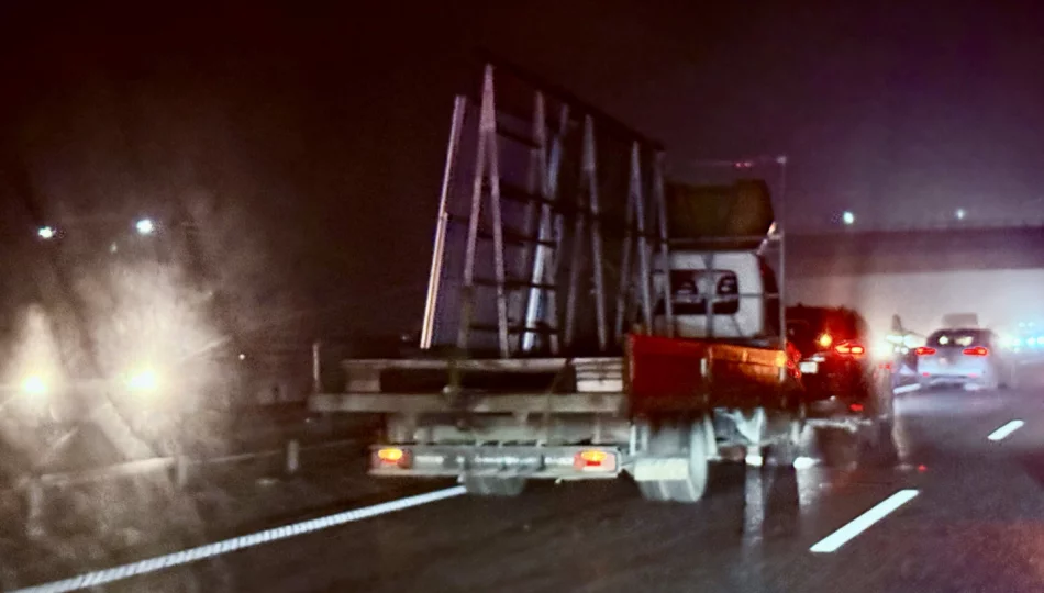 Zderzenie na autostradzie. Tworzą się korki - zdjęcie 1