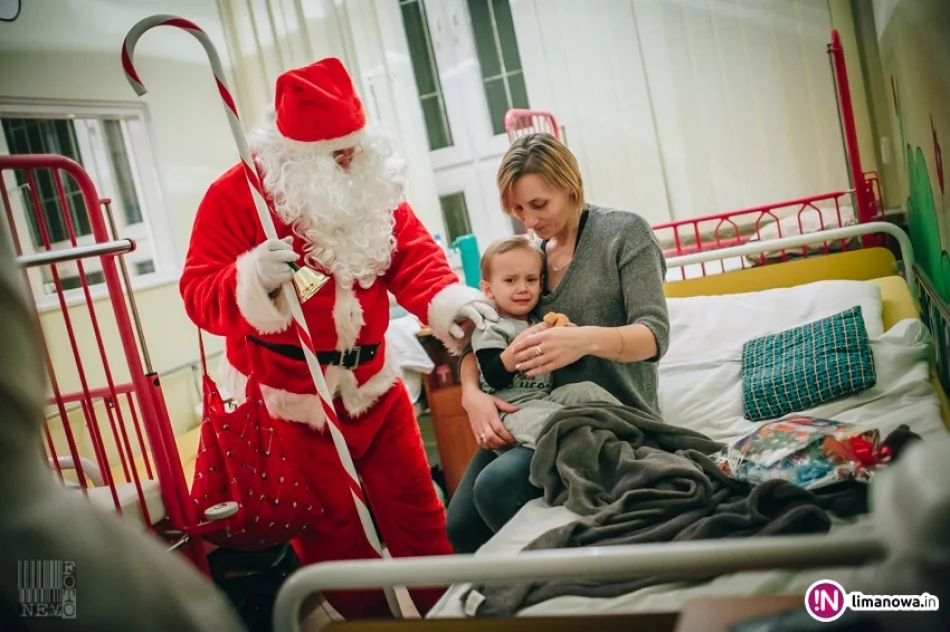 Święty Mikołaj u małych pacjentów w limanowskim szpitalu (2017) - zdjęcie 18