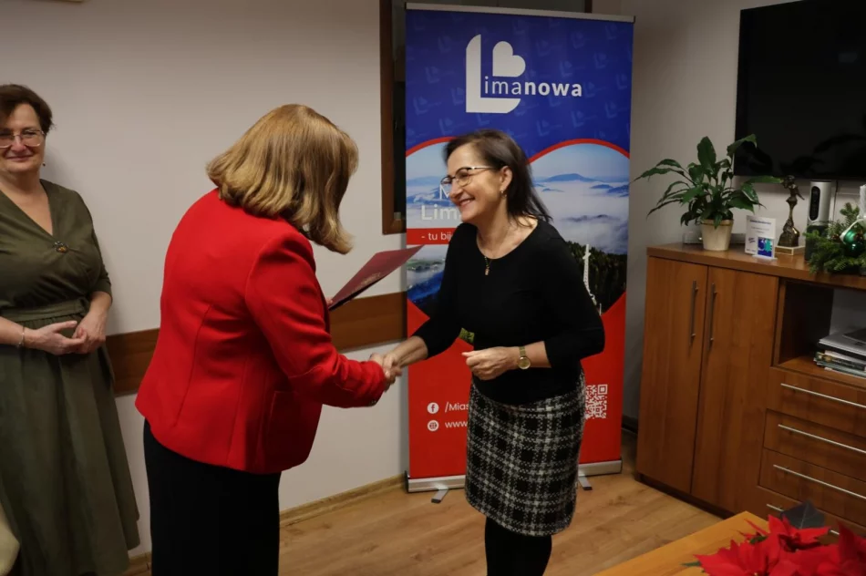 Limanowa świętuje kulturę! Burmistrz Jolanta Juszkiewicz wręczyła w zakresie kultury i promocji  Miasta Limanowa - zdjęcie 7