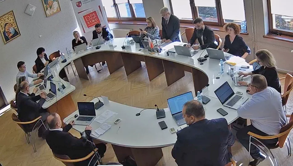 Spór o zwolnienia w urzędzie gminy - zdjęcie 1