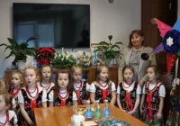 Dziecięca radość w Urzędzie Miasta Limanowa! Świąteczna wizyta przedszkolaków u Pani Burmistrz! - zdjęcie główne