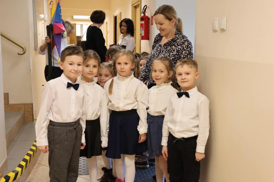 Dziecięca radość w Urzędzie Miasta Limanowa! Świąteczna wizyta przedszkolaków u Pani Burmistrz! - zdjęcie 7