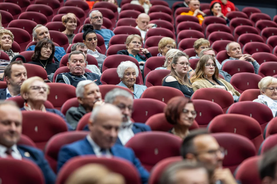„Aby mierzyć drogę przyszłą, trzeba wiedzieć skąd się wyszło…” – podsumowanie projektu zrealizowanego przez Stowarzyszenie Dla Męciny - zdjęcie 9