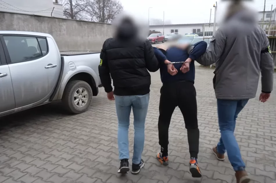 Duża akcja antynarkotykowa. Zatrzymania także na Limanowszczyźnie (ZDJĘCIA, WIDEO) - zdjęcie 6