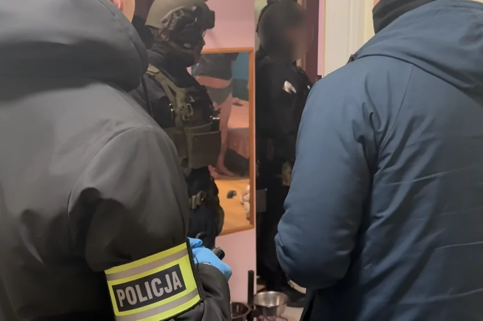 Duża akcja antynarkotykowa. Zatrzymania także na Limanowszczyźnie (ZDJĘCIA, WIDEO) - zdjęcie 11