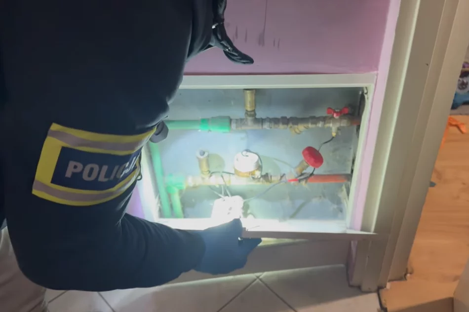 Duża akcja antynarkotykowa. Zatrzymania także na Limanowszczyźnie (ZDJĘCIA, WIDEO) - zdjęcie 15