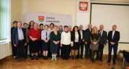 Świąteczne spotkanie z emerytowanymi pracownikami - zdjęcie 4