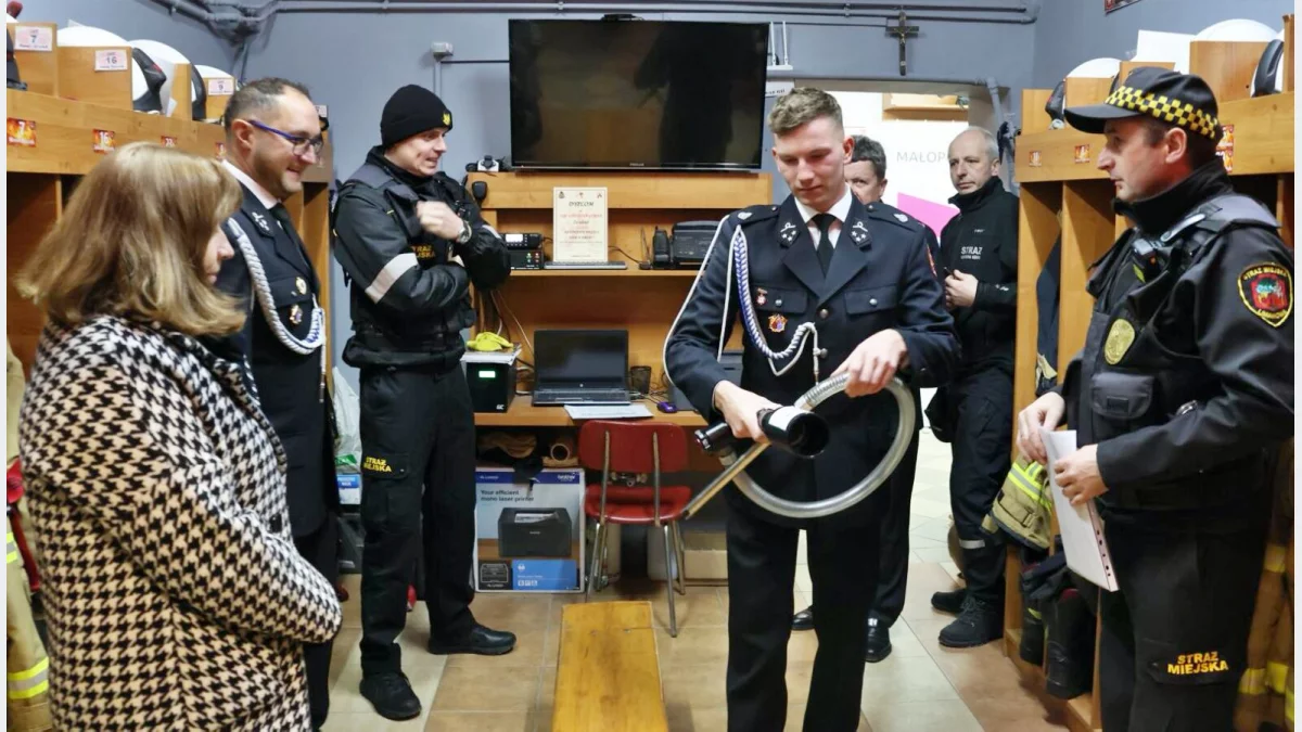 OSP Łososina Górna z nowym wyposażeniem/fot.: UM Limanowa