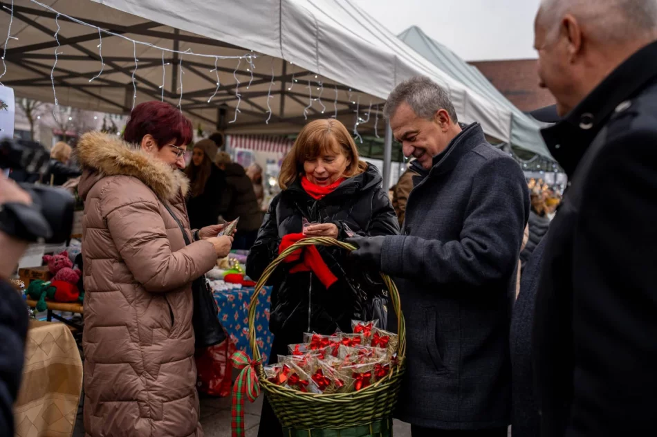 Limanowska choinka rozbłysła – za nami VI Kiermasz Świąteczny - zdjęcie 11