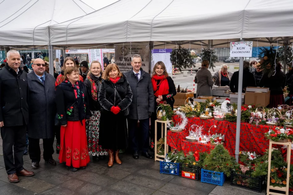 Limanowska choinka rozbłysła – za nami VI Kiermasz Świąteczny - zdjęcie 6