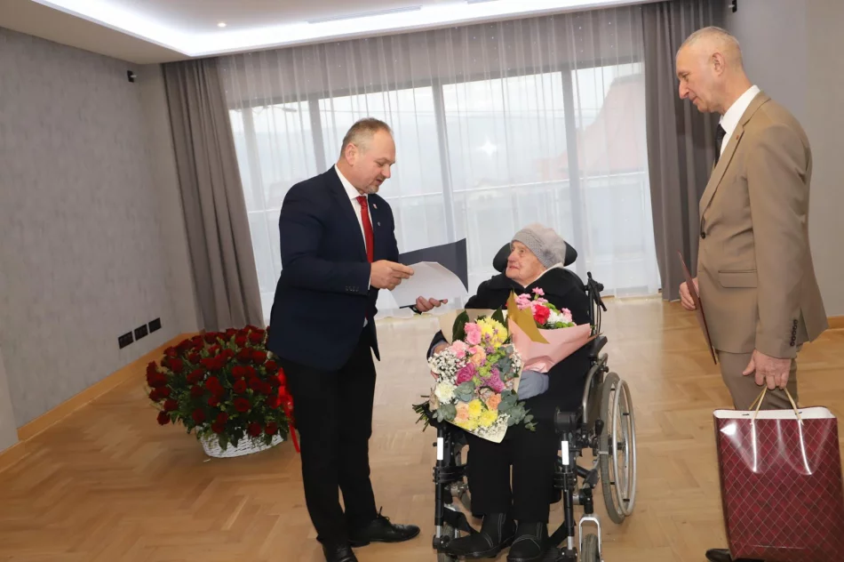 Obchody jubileuszu 100-lecia Czesławy Oleksy z Mordarki - zdjęcie 3