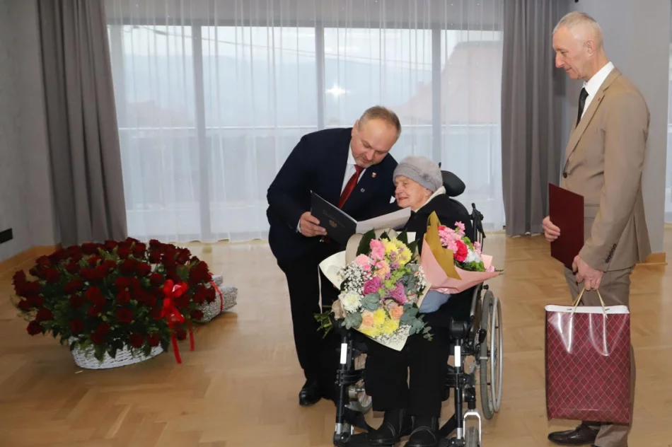 Obchody jubileuszu 100-lecia Czesławy Oleksy z Mordarki - zdjęcie 16