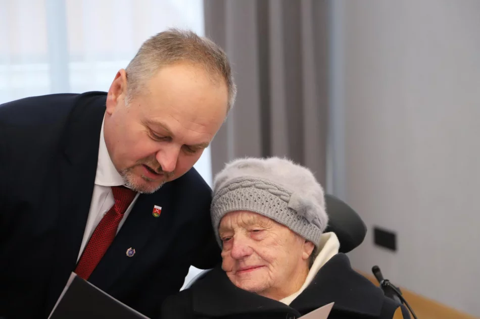 Obchody jubileuszu 100-lecia Czesławy Oleksy z Mordarki - zdjęcie 17