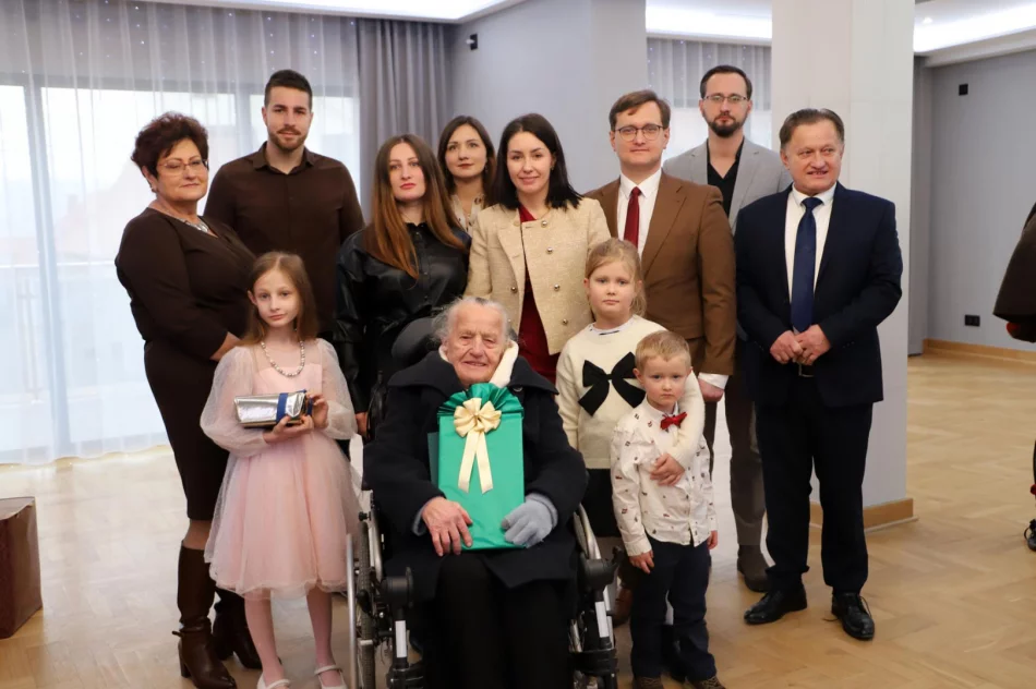 Obchody jubileuszu 100-lecia Czesławy Oleksy z Mordarki - zdjęcie 7
