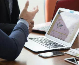 Jak wybrać software house i nie przepalić budżetu? - zdjęcie główne