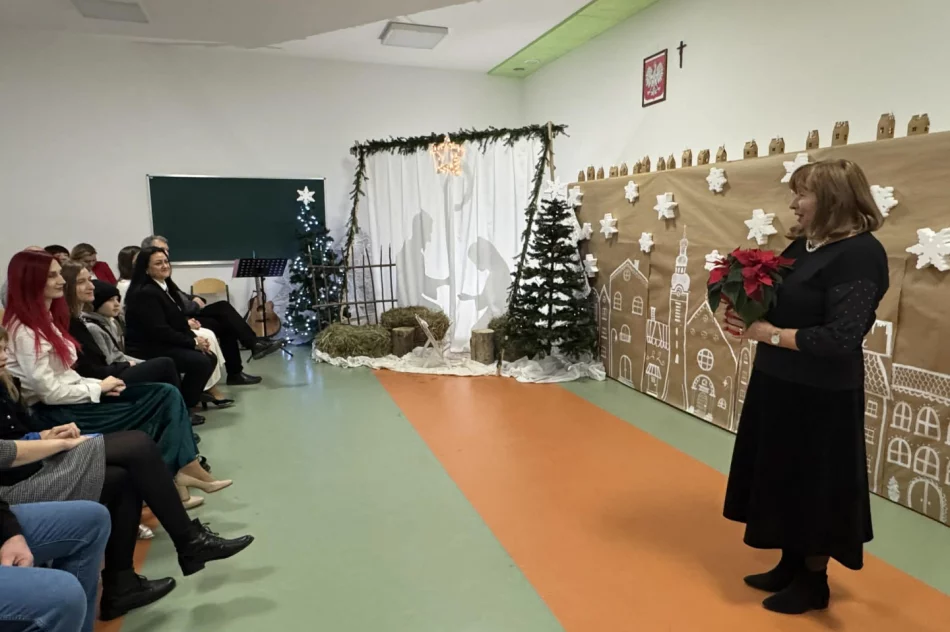 Wigilia w Niepublicznej Szkole Podstawowej Specjalnej „Zielony Zakątek” - zdjęcie 3