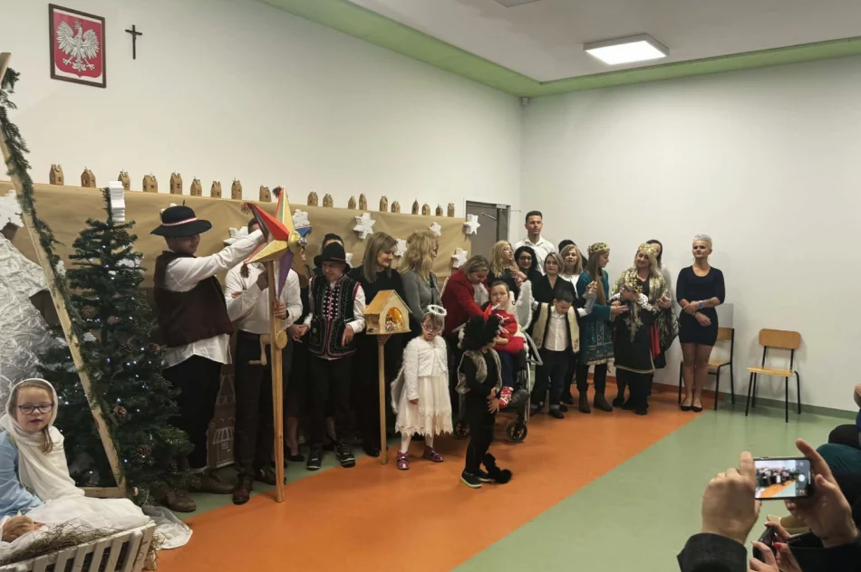 Wigilia w Niepublicznej Szkole Podstawowej Specjalnej „Zielony Zakątek” - zdjęcie 10